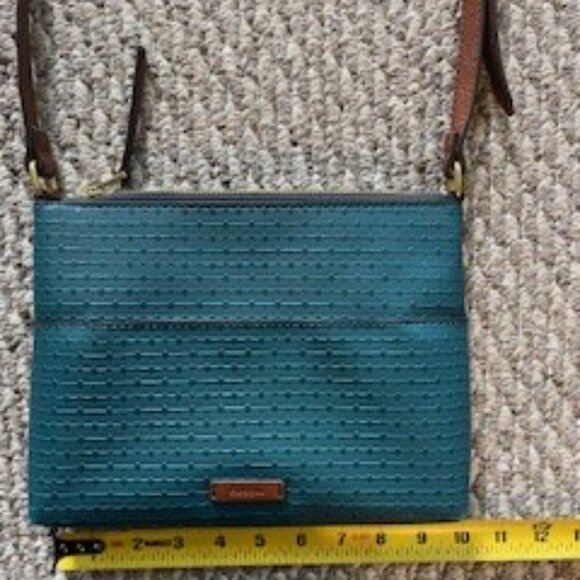 Fossil Crossbody in Coated Leather with Textured Key Pattern - Picture 9 of 10